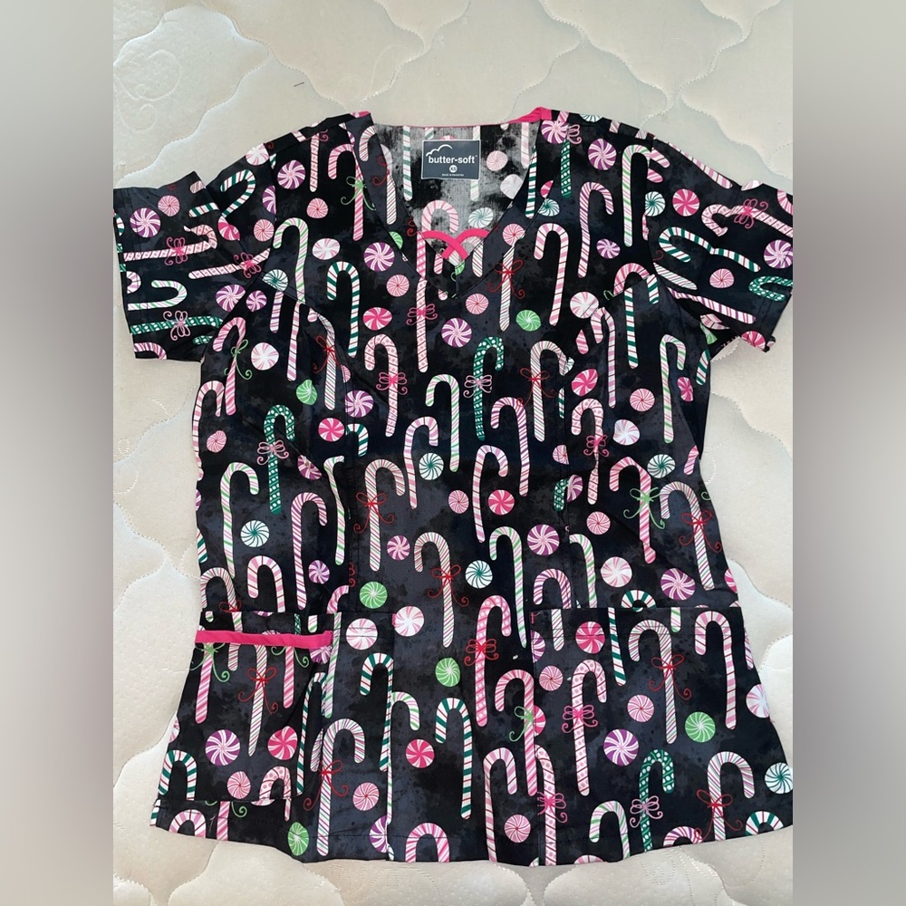 UA Butter-Soft Christmas Scrub Top